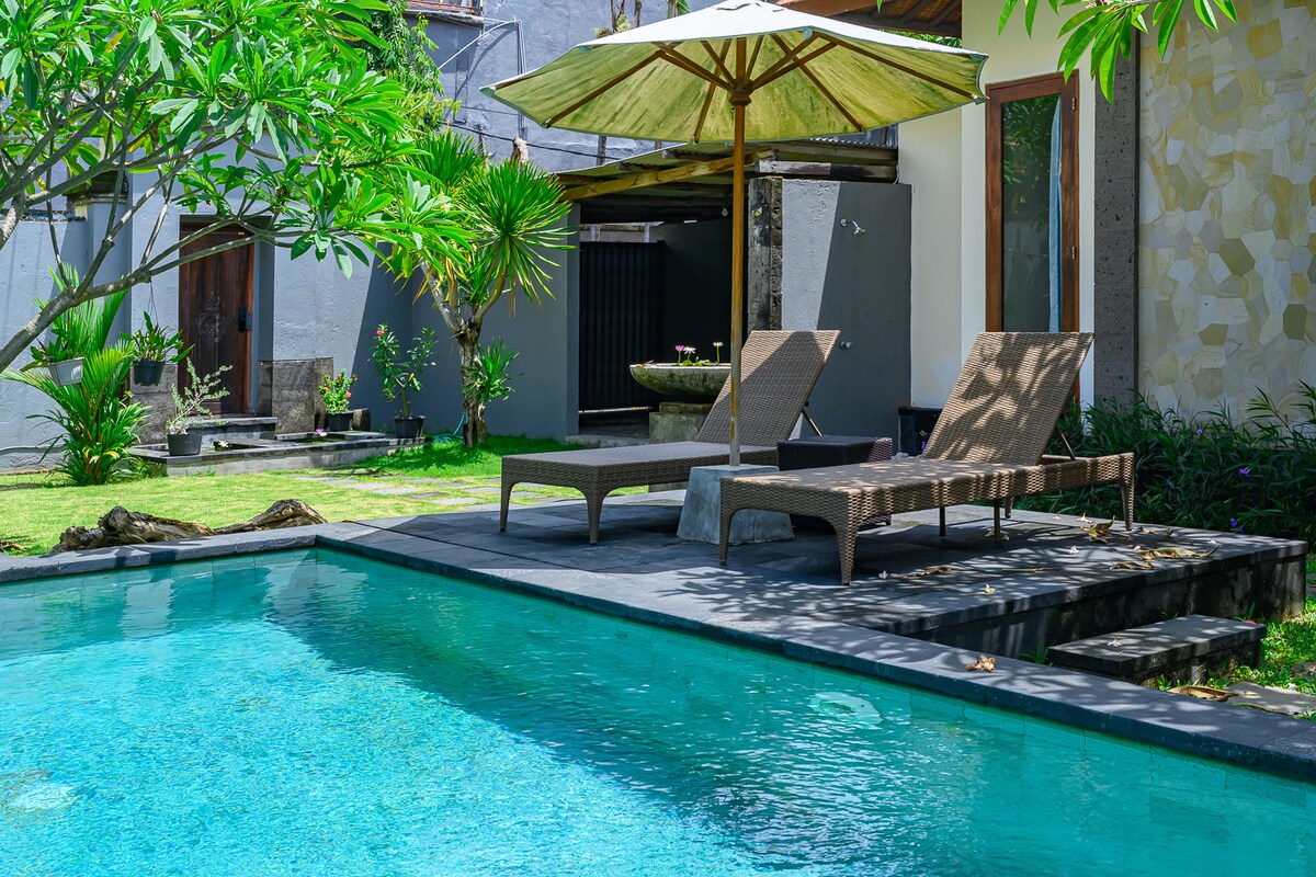 Lucky Lily Villa