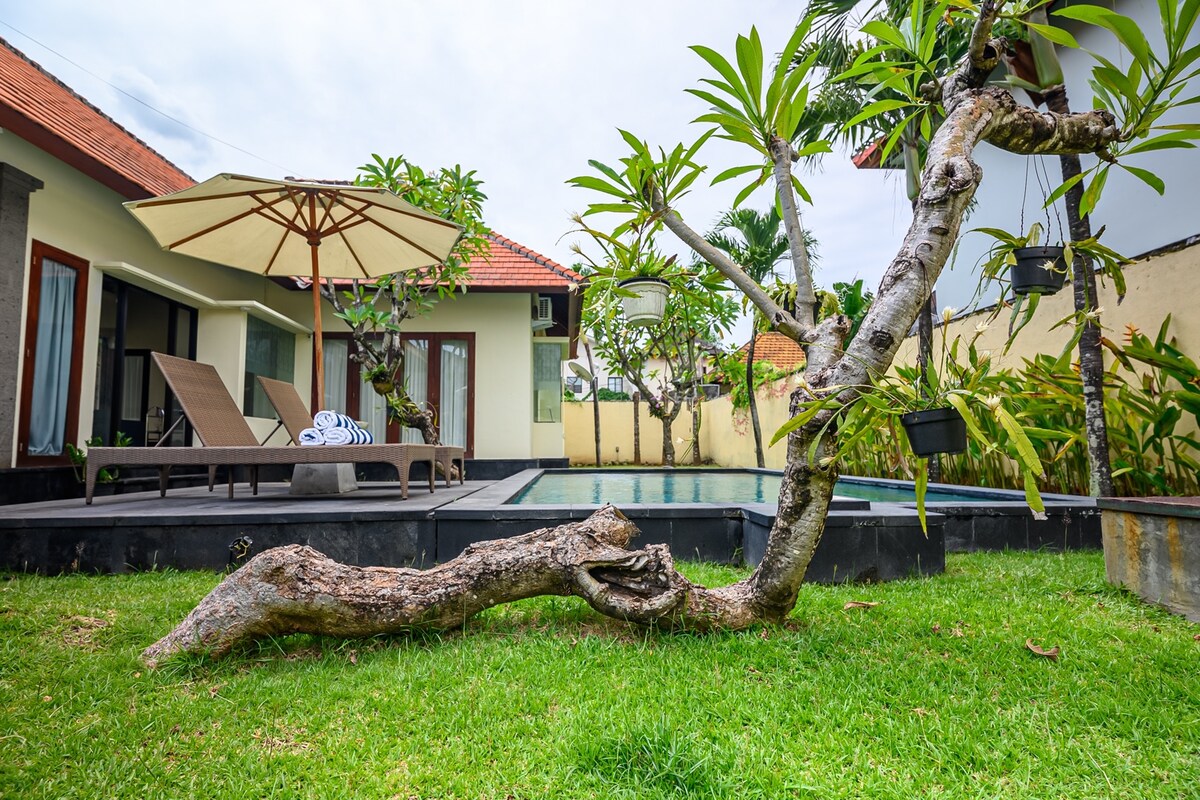Lucky Lily Villa