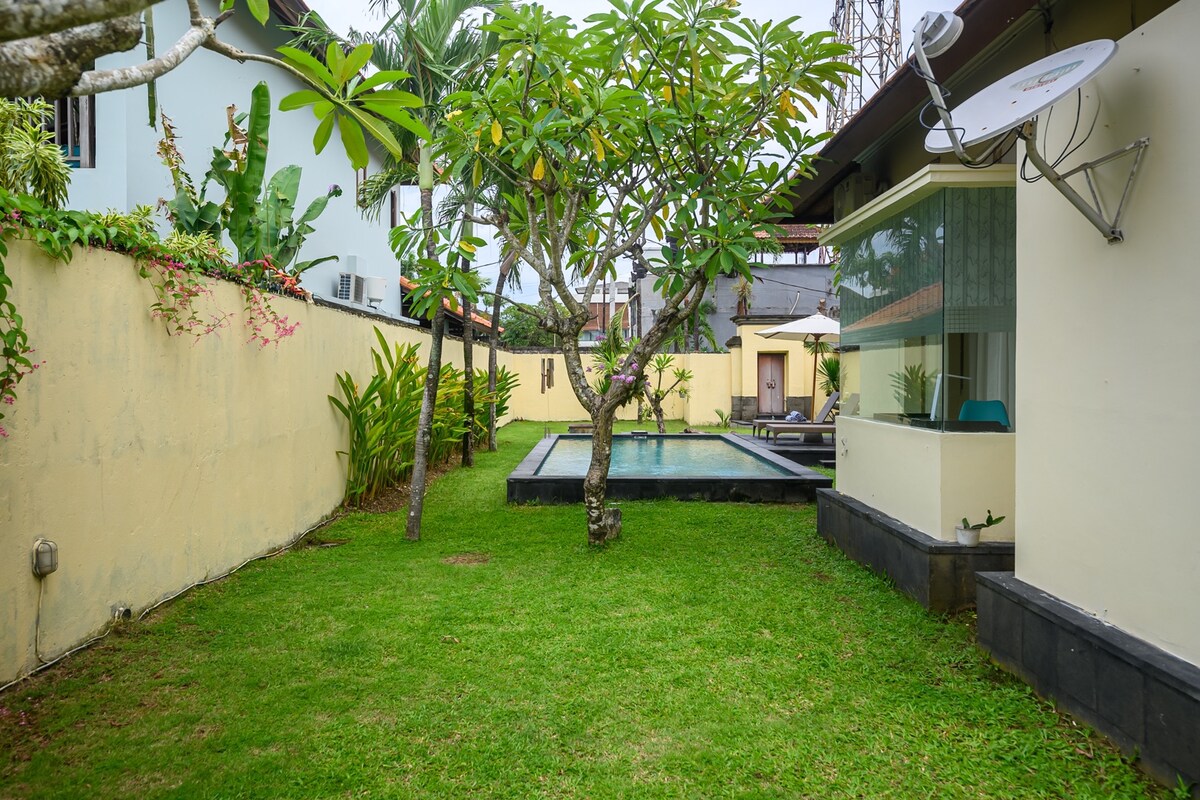 Lucky Lily Villa