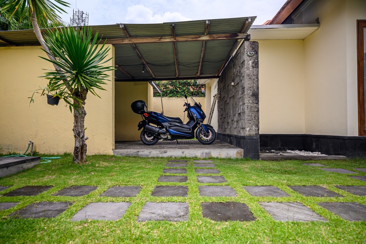 Lucky Lily Villa