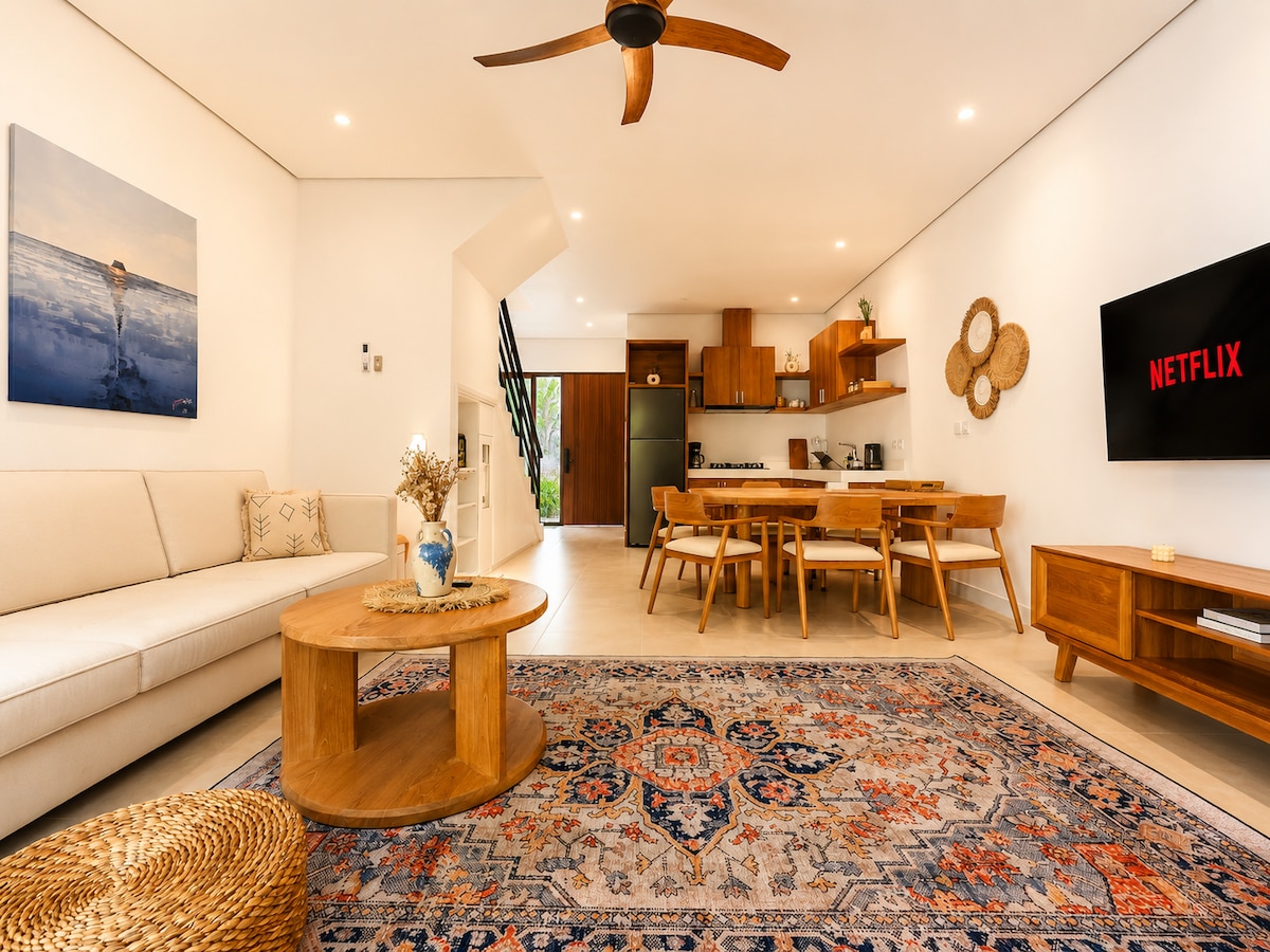 Modern 2BR Pool Townhouse in Sanur — photo 2