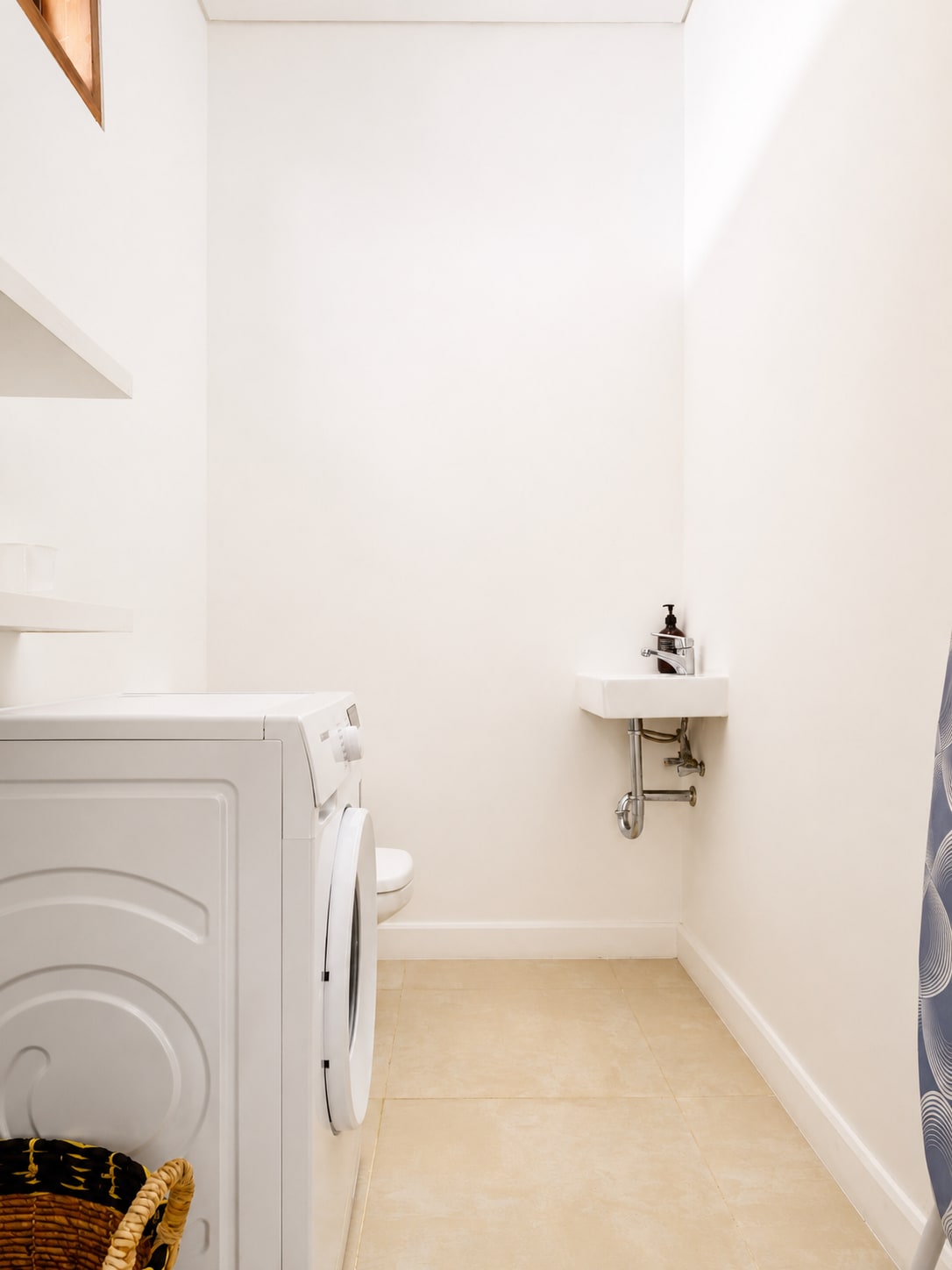 Modern 2BR Pool Townhouse in Sanur — Laundry area photo 1
