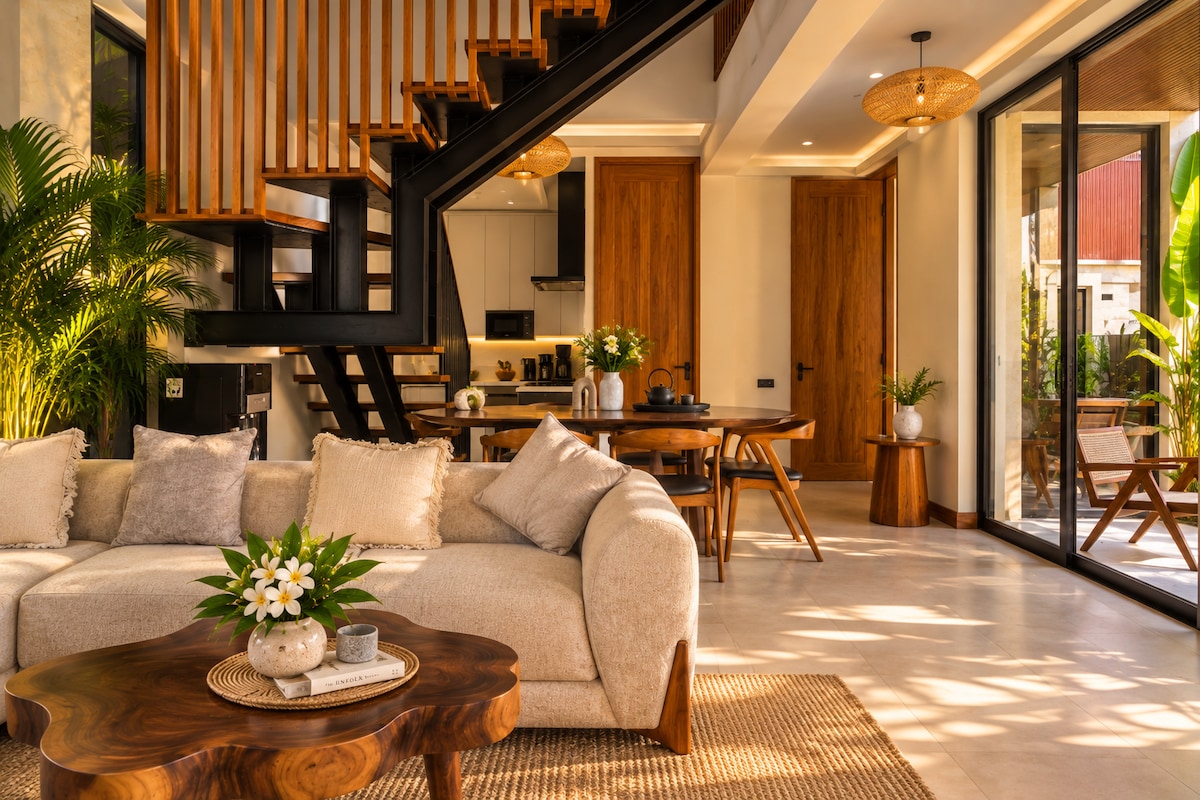 Sun-Lit 3BR Pool Villa in Sanur
