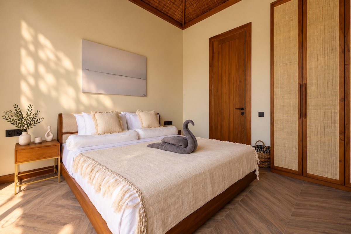 Sun-Lit 3BR Pool Villa in Sanur