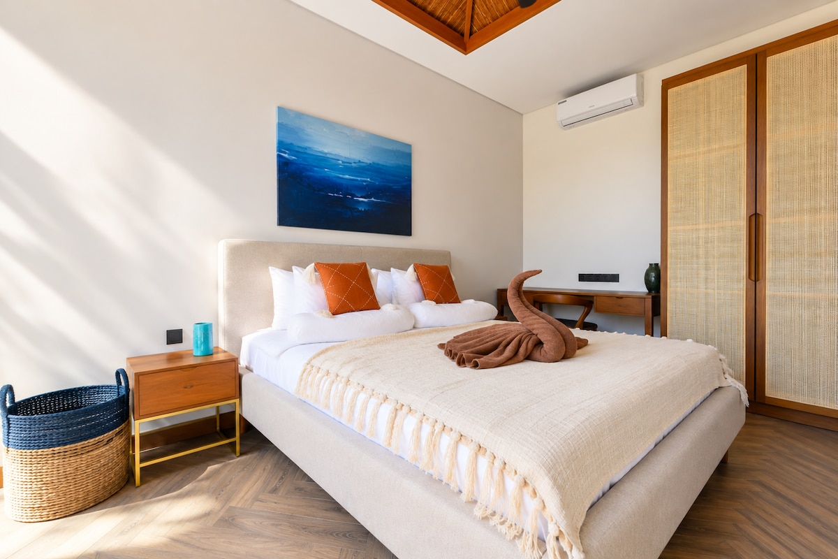2BR Villa with Courtyard Garden in Sanur