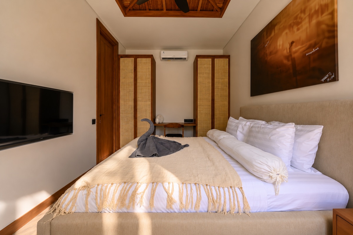 Elegant 3BR Pool Villa with Garden in Sanur